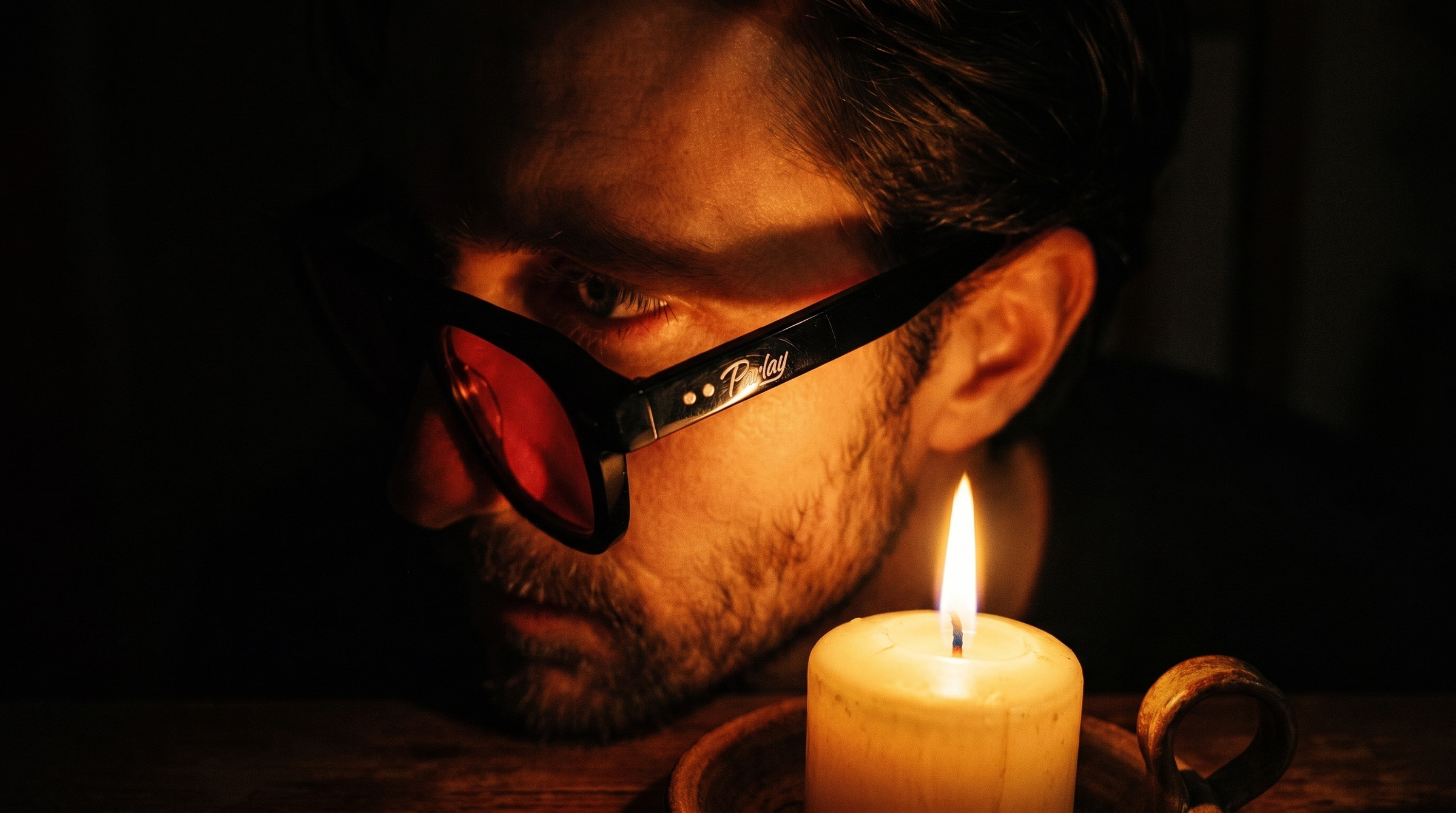 A person working in daylight wearing Parlay Everyday lenses